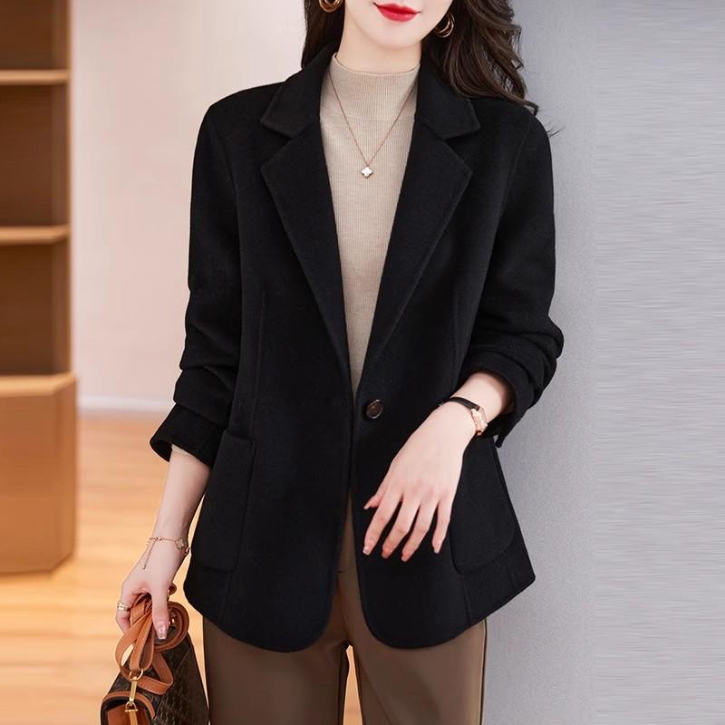 Пальто шерстяное верблюжьего цвета для молодых женщин, осень и зима, новое короткое шерстяное пальто с длинными рукавами 2XL
Пальто шерстяное верблюжьего цвета для молодых женщин, осень и зима, новое короткое шерстяное пальто с длинными рукавами 2XL