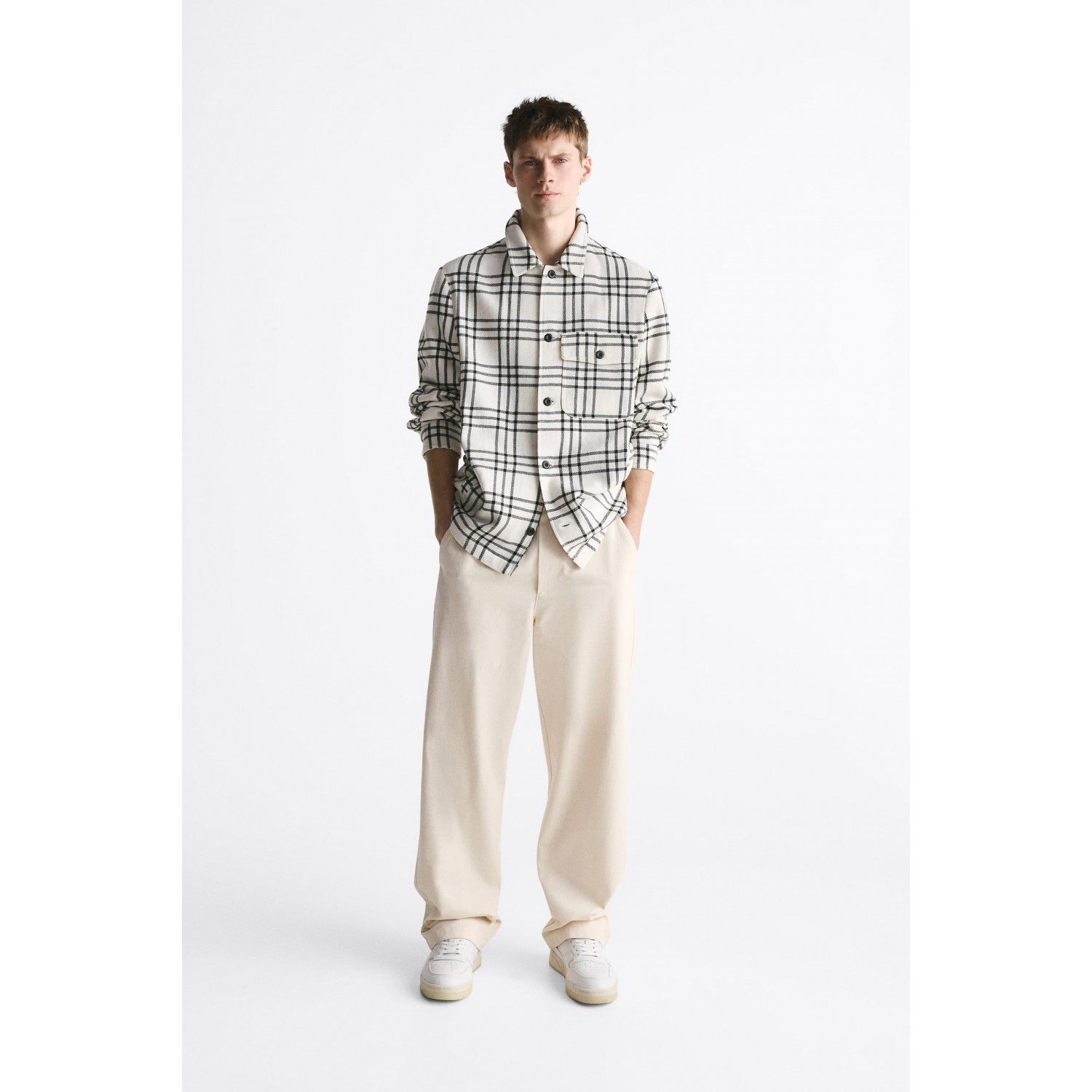 CHECKED OVERSHIRT WITH POCKET
CHECKED OVERSHIRT WITH POCKET
