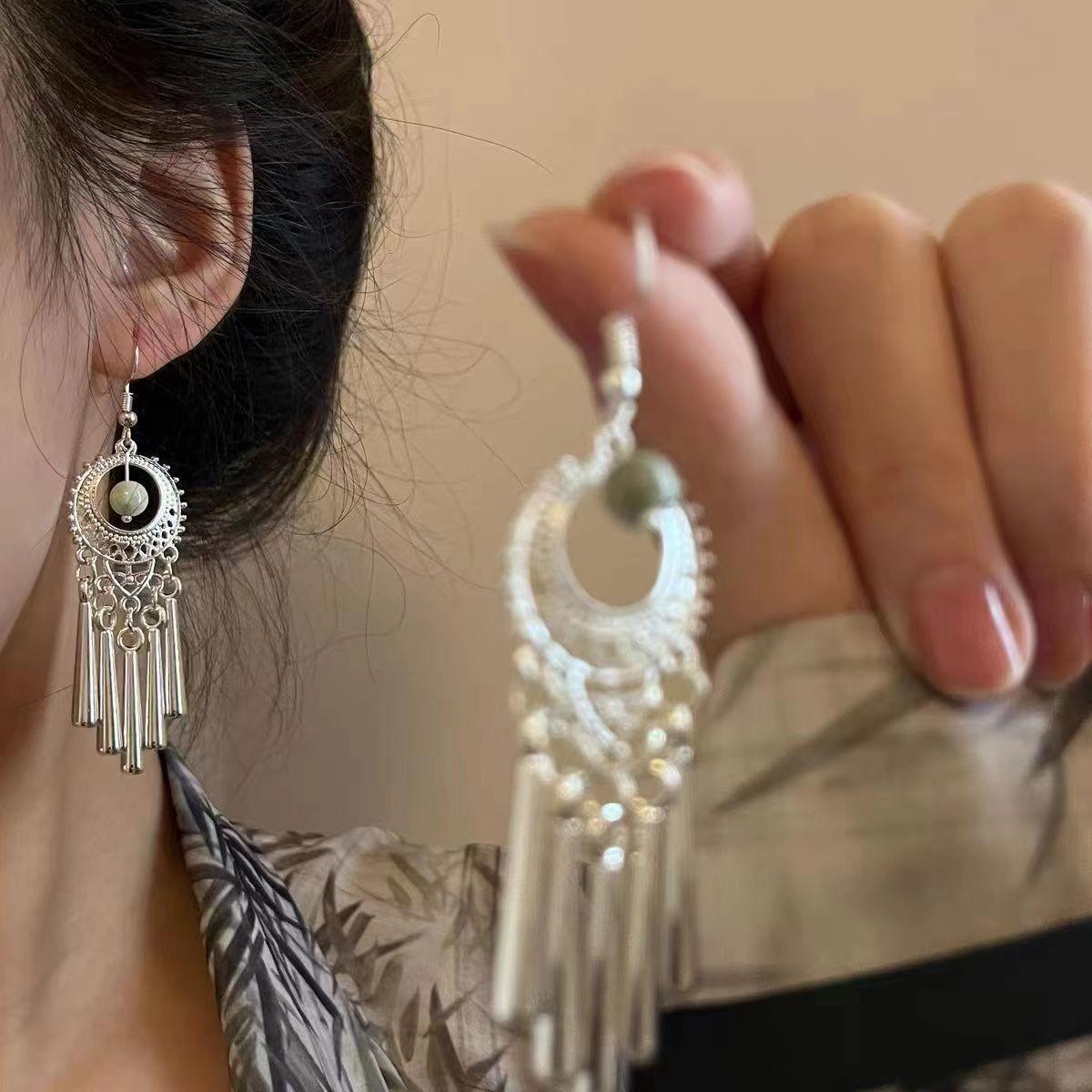 Новые китайские серьги для женщин Серьги-кисточки Серьги в старинном стиле Ханьфу Чонсам Юбка с изображением лошадиной головы Аксессуары
Новые китайские серьги для женщин Серьги-кисточки Серьги в старинном стиле Ханьфу Чонсам Юбка с изображением лошадиной головы Аксессуары