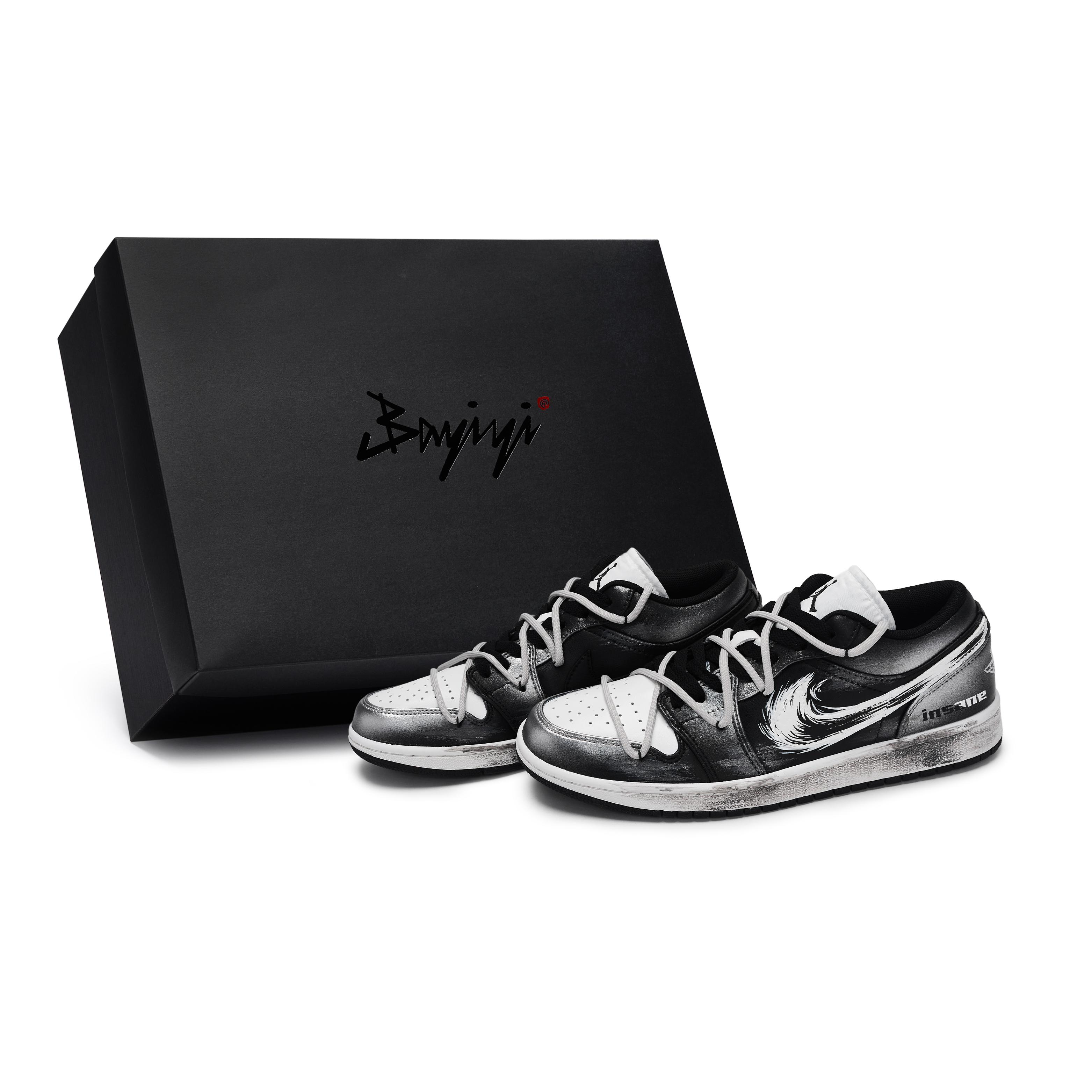 Jordan Air Jordan 1 Nighttime Floating Clouds Vintage Basketball Shoes Unisex Black White Gray DC0774-101(Team80-SBOX) 42
Jordan Air Jordan 1 Nighttime Floating Clouds Vintage Basketball Shoes Unisex Black White Gray DC0774-101(Team80-SBOX) 42