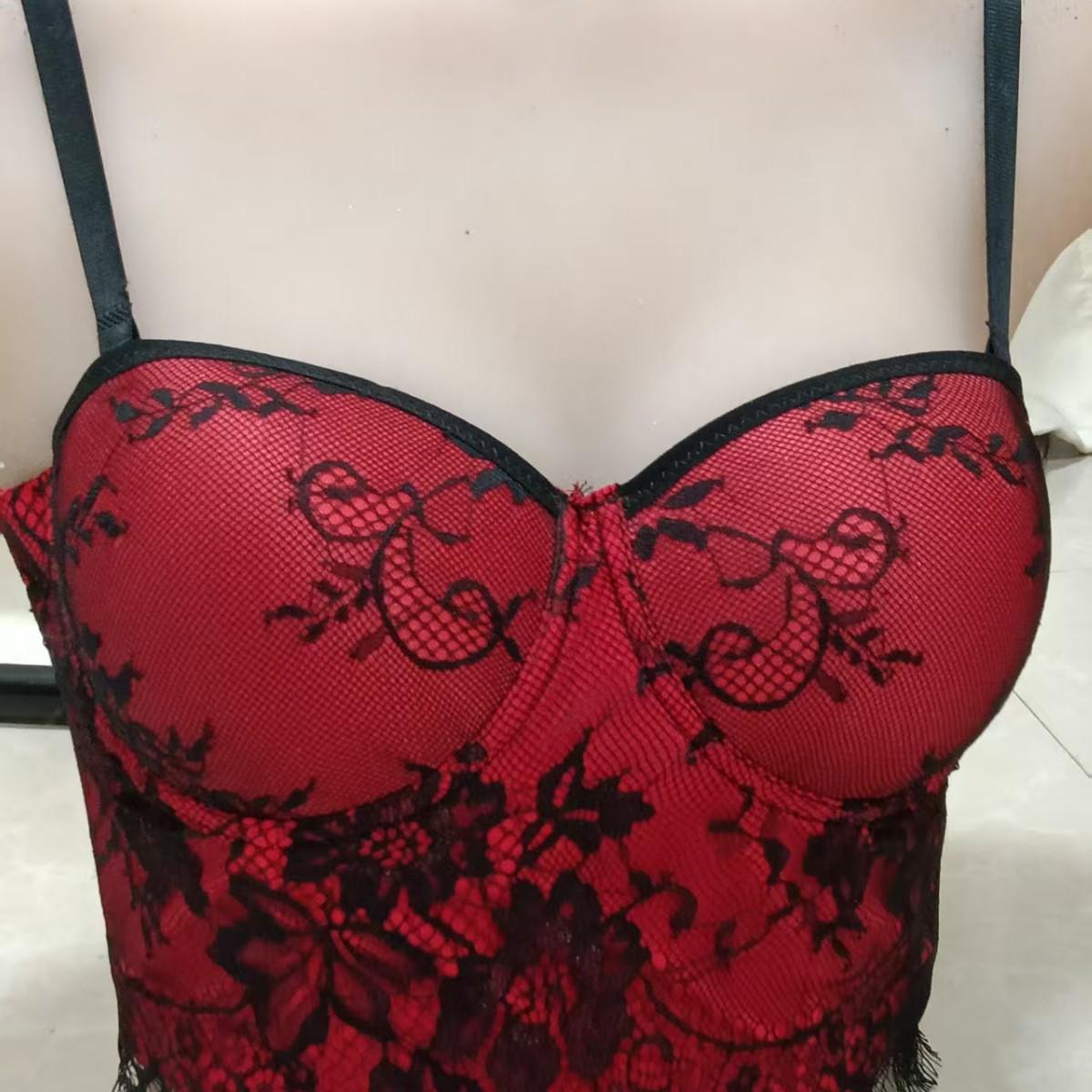 French sexy royal sister wind lace sling vest short can be worn outside bra fixed chest pad fish bone tube top 40 білий
French sexy royal sister wind lace sling vest short can be worn outside bra fixed chest pad fish bone tube top 40 білий