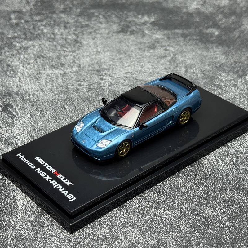 MOTORHELIX MH 1/64 NSX-R(NA2) NTERN Alloy car model sports car static decoration collection синій
MOTORHELIX MH 1/64 NSX-R(NA2) NTERN Alloy car model sports car static decoration collection синій