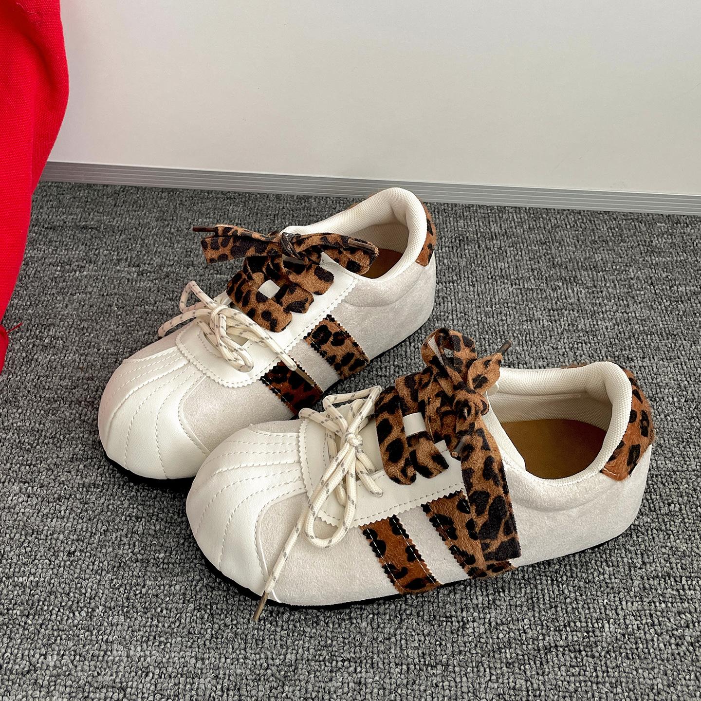 White retro platform Forrest Gump sports moral training shoes women s 2025 new autumn skirt versatile height-increasing white shoes 40 бежевый
White retro platform Forrest Gump sports moral training shoes women s 2025 new autumn skirt versatile height-increasing white shoes 40 бежевый