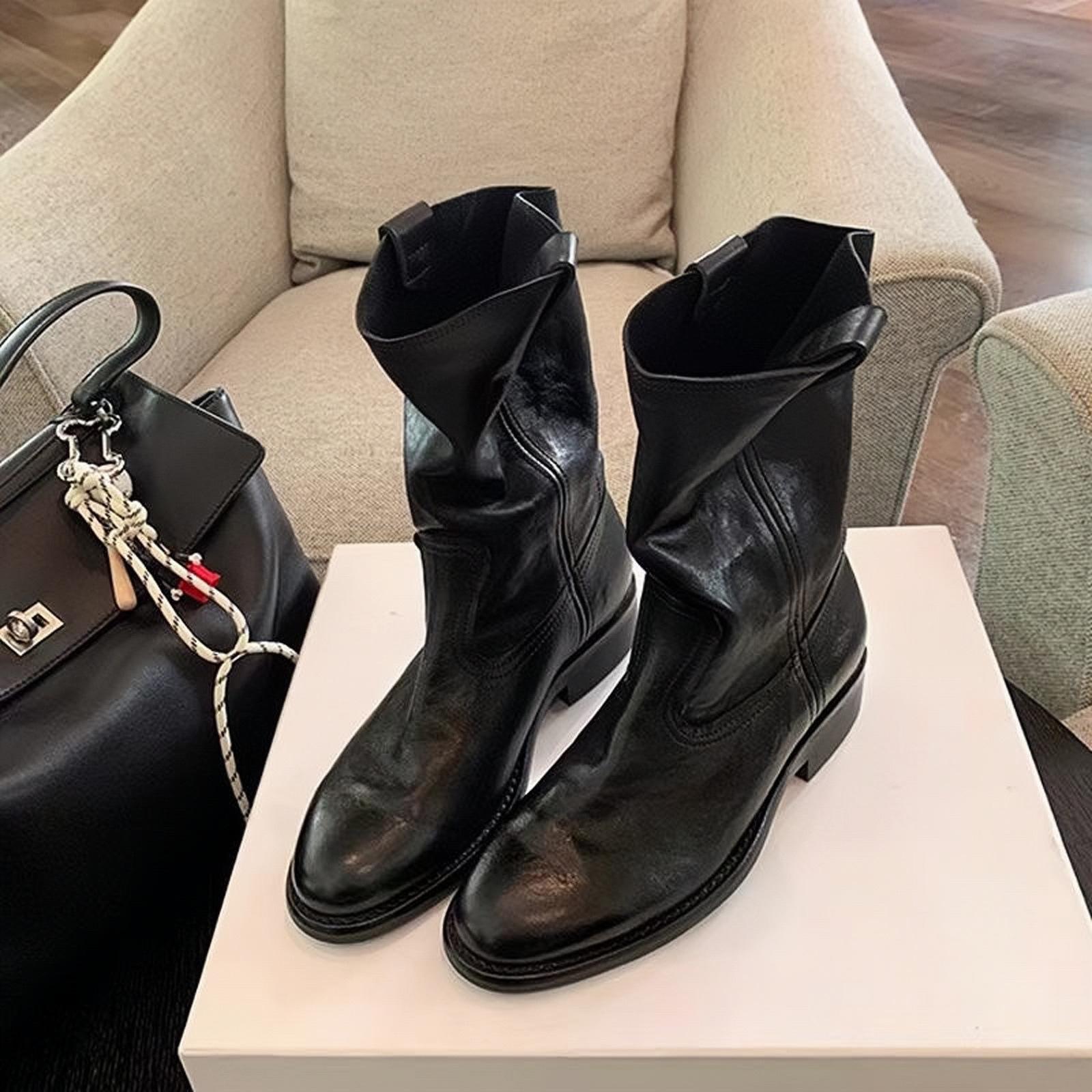 Cowhide Version~ Su Yinyin S Same Washed Horse Leather V-Mouth Mid-Tube Western Cowboy Boots Thick Heel Short Boots Women S Desert Boots 40
Cowhide Version~ Su Yinyin S Same Washed Horse Leather V-Mouth Mid-Tube Western Cowboy Boots Thick Heel Short Boots Women S Desert Boots 40