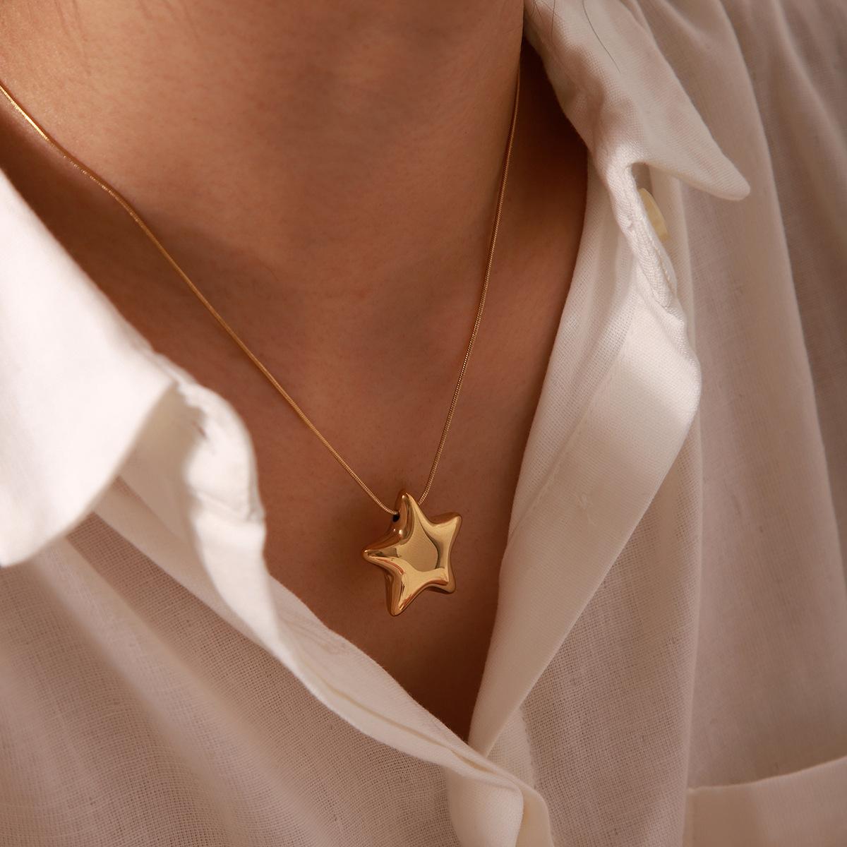Women s 18K Gold Plated Stainless Steel Star Shape Hollow Pendant Necklace Waterproof Non-Tarnish Jewelry Accessory
Women s 18K Gold Plated Stainless Steel Star Shape Hollow Pendant Necklace Waterproof Non-Tarnish Jewelry Accessory