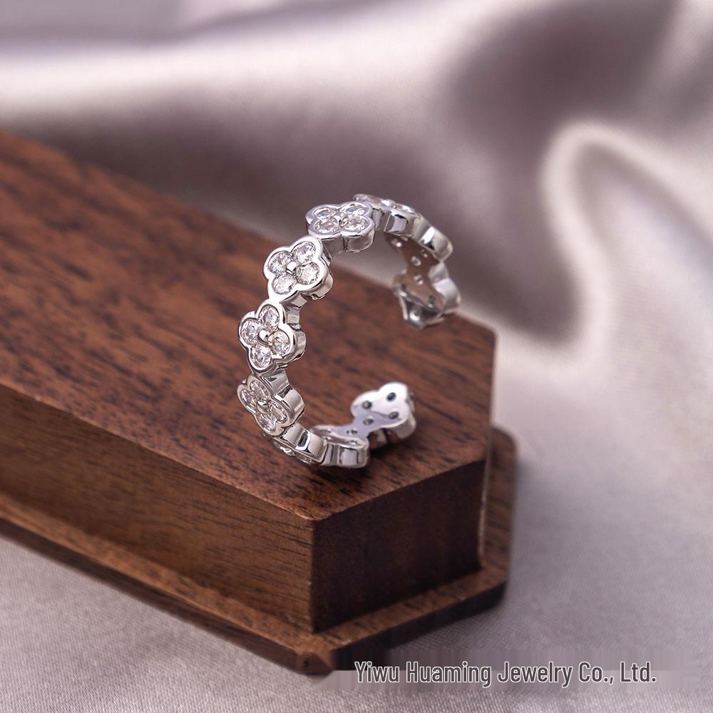 Gold-Plated Zircon Women s Ring: Trendy, High-End, Light Luxury, Open Design, Non-Fading.
Gold-Plated Zircon Women s Ring: Trendy, High-End, Light Luxury, Open Design, Non-Fading.