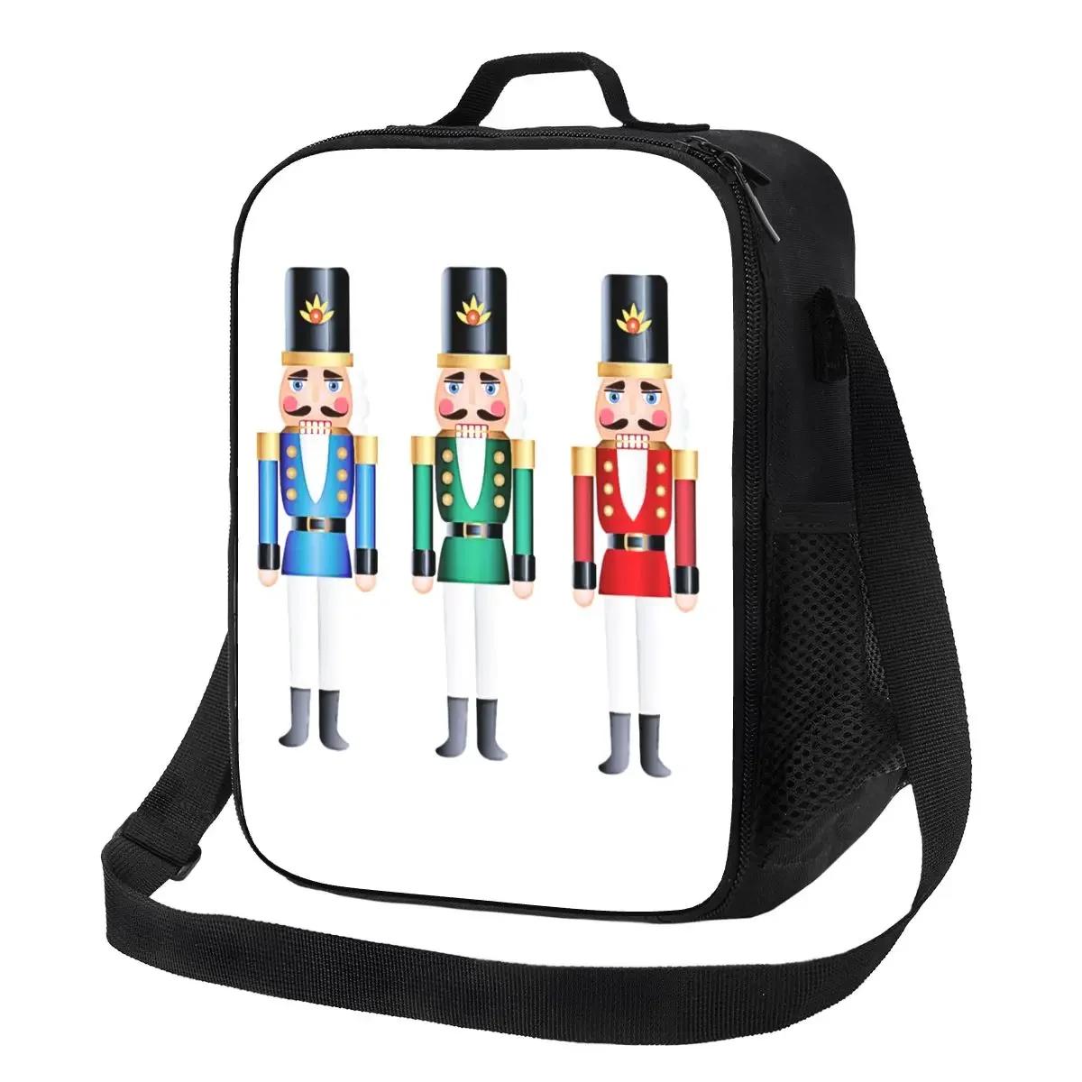 Nutcracker Doll Thermal Lunch Bag Cartoon Christmas Nutcrackers Soldier Resuable Container for Outdoor Storage Bento Food Box 26.5x20x11.5CM зелений
Nutcracker Doll Thermal Lunch Bag Cartoon Christmas Nutcrackers Soldier Resuable Container for Outdoor Storage Bento Food Box 26.5x20x11.5CM зелений
