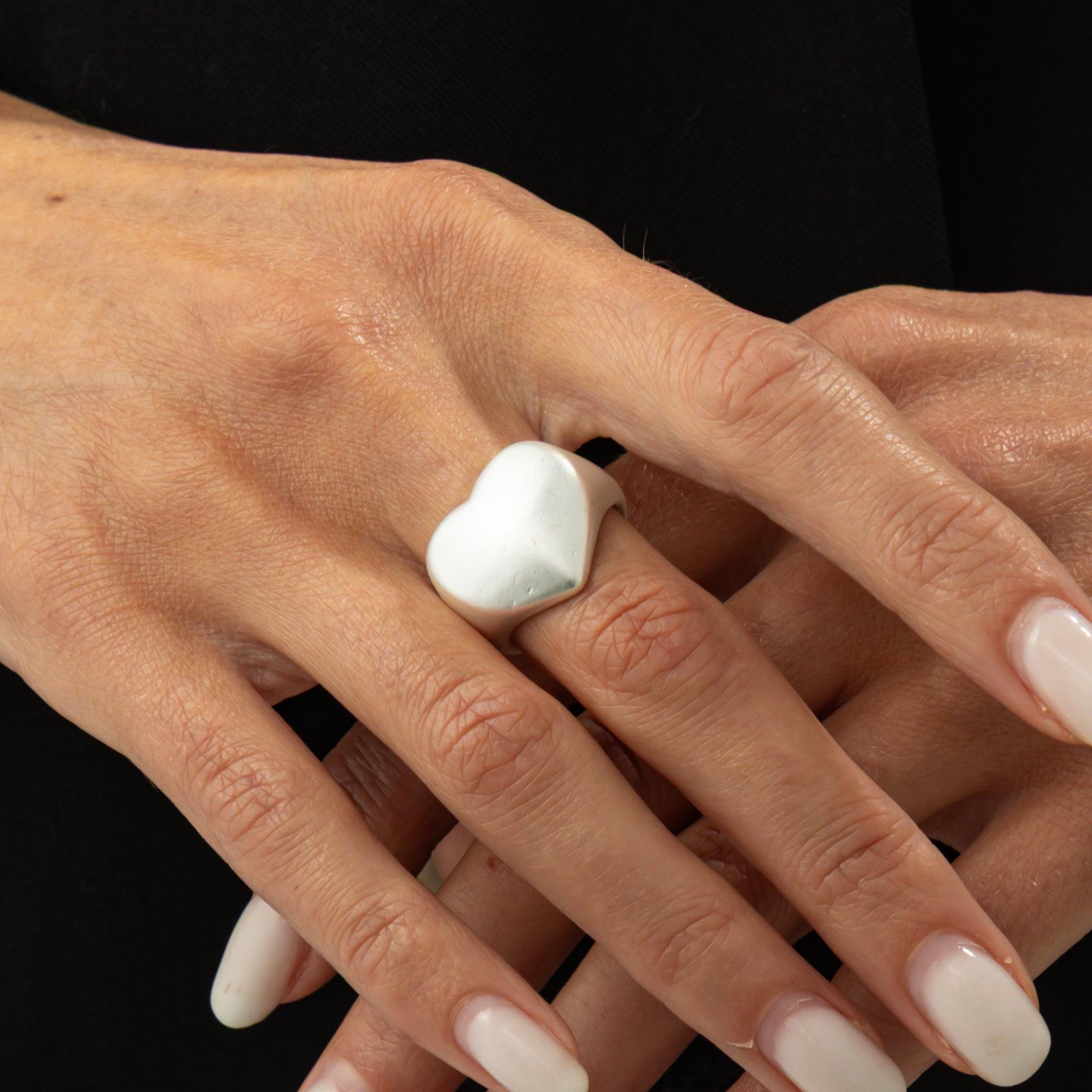 Модні матові кільця сріблястого кольору з широким краєм для жінок, крутий стиль, неправильна форма, сплав, відкрите кільце, унісекс прикраса, подарунок
Модні матові кільця сріблястого кольору з широким краєм для жінок, крутий стиль, неправильна форма, сплав, відкрите кільце, унісекс прикраса, подарунок