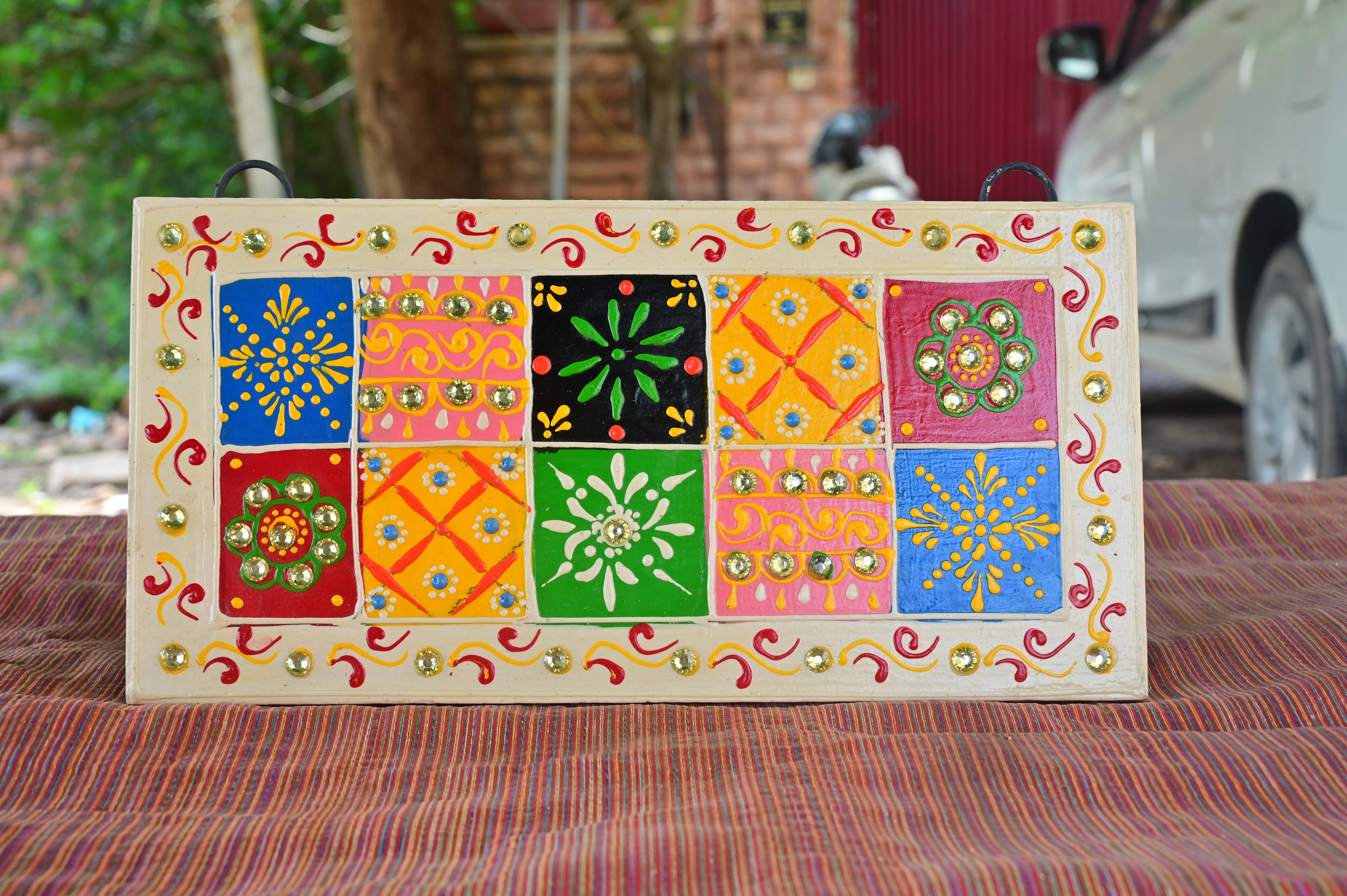 Индийское народное искусство Зеркальная работа Деревянная настенная панель 10” X 1” X 5” (l x w x h) approx.
Индийское народное искусство Зеркальная работа Деревянная настенная панель 10” X 1” X 5” (l x w x h) approx.