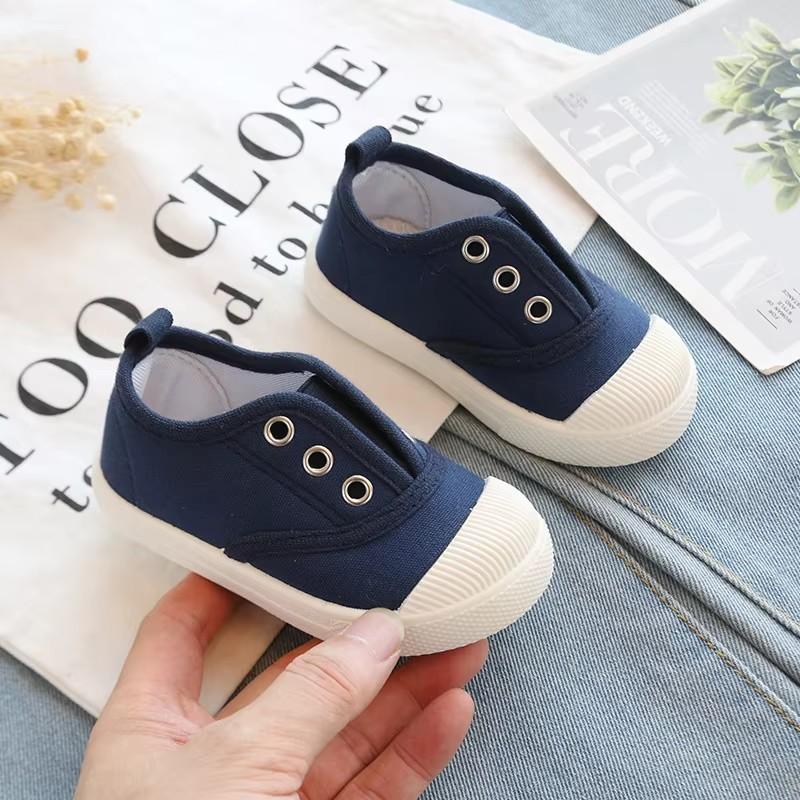 New Children s Low Cut Canvas Shoes Breathable Boys Cloth Shoes Fashion Girls Casual Shoes Colored Biscuit Shoes 21 inside 13cm темно-синього кольору
New Children s Low Cut Canvas Shoes Breathable Boys Cloth Shoes Fashion Girls Casual Shoes Colored Biscuit Shoes 21 inside 13cm темно-синього кольору