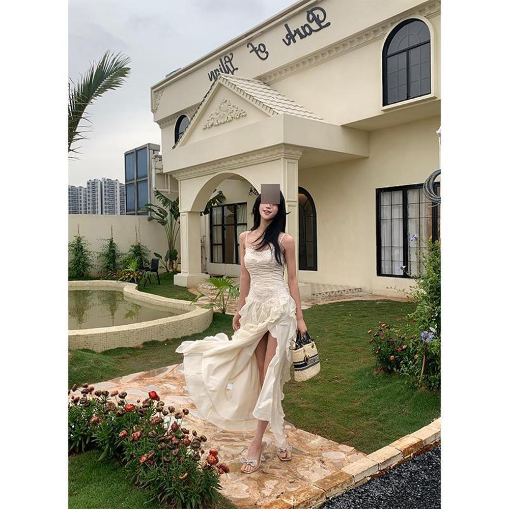 Charming Women s Floral Slip Dress: Advanced Design, Spring-Summer, Waist-Hugging with Wavy Hem M (suggested for 90-100 jin)
Charming Women s Floral Slip Dress: Advanced Design, Spring-Summer, Waist-Hugging with Wavy Hem M (suggested for 90-100 jin)