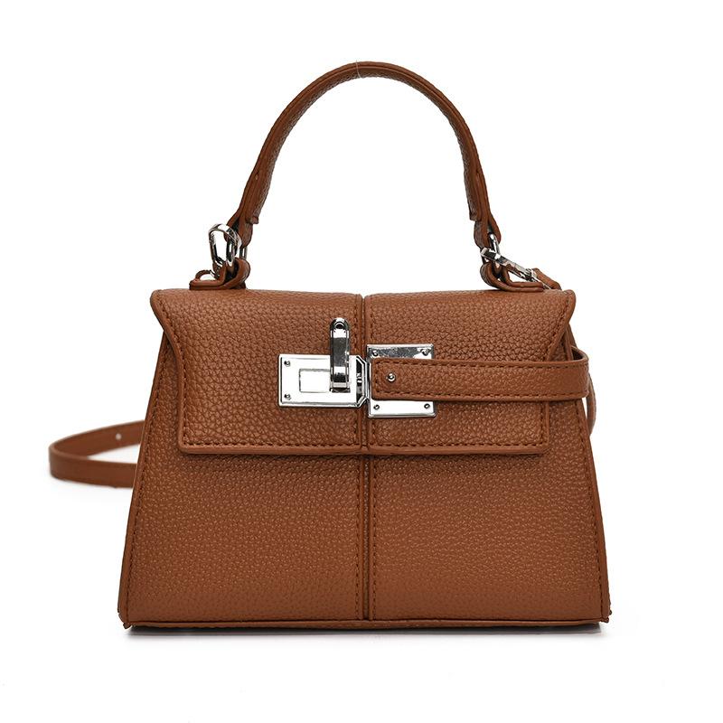 Портативная маленькая квадратная сумка Новая универсальная сумка через плечо Сумка кросс-боди
Портативная маленькая квадратная сумка Новая универсальная сумка через плечо Сумка кросс-боди