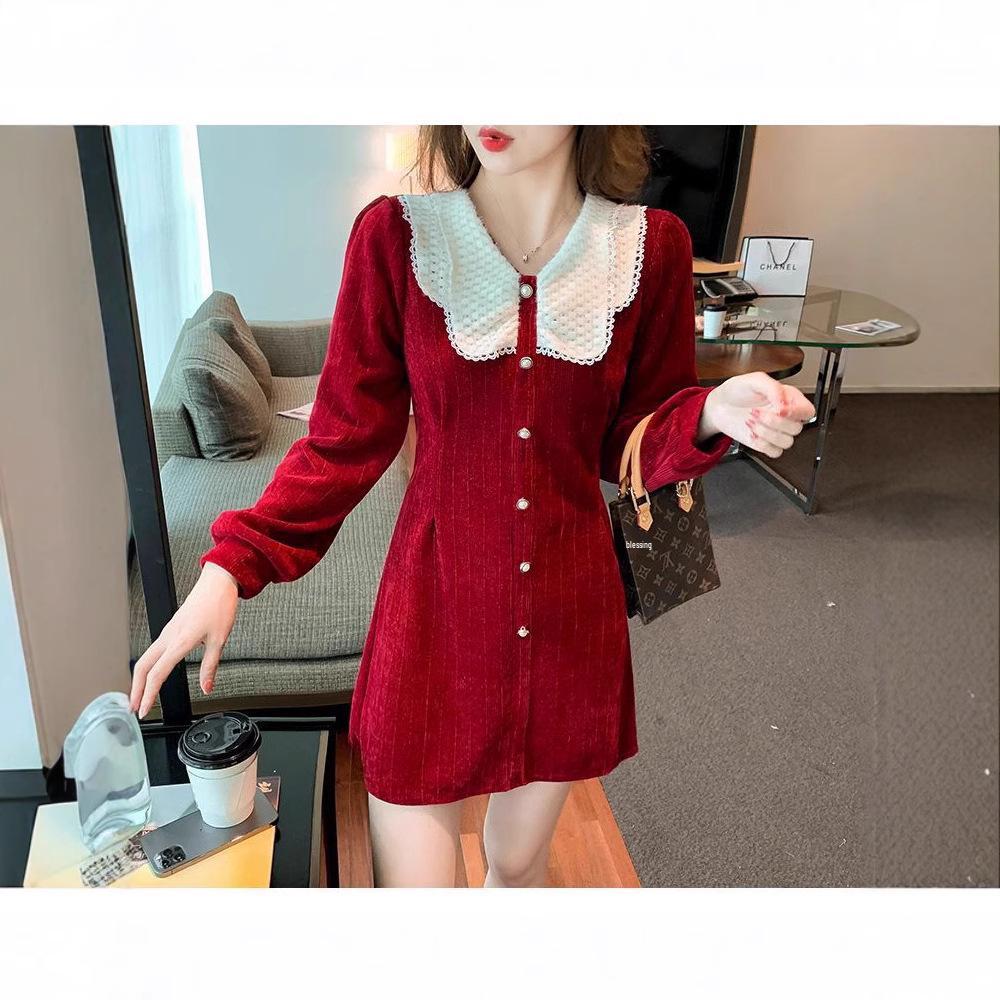 2024 Autumn French Style Slimming Dress with Turn-Down Collar & Waist-Hugging Gold Velvet Color-Block Short Skirt M
2024 Autumn French Style Slimming Dress with Turn-Down Collar & Waist-Hugging Gold Velvet Color-Block Short Skirt M