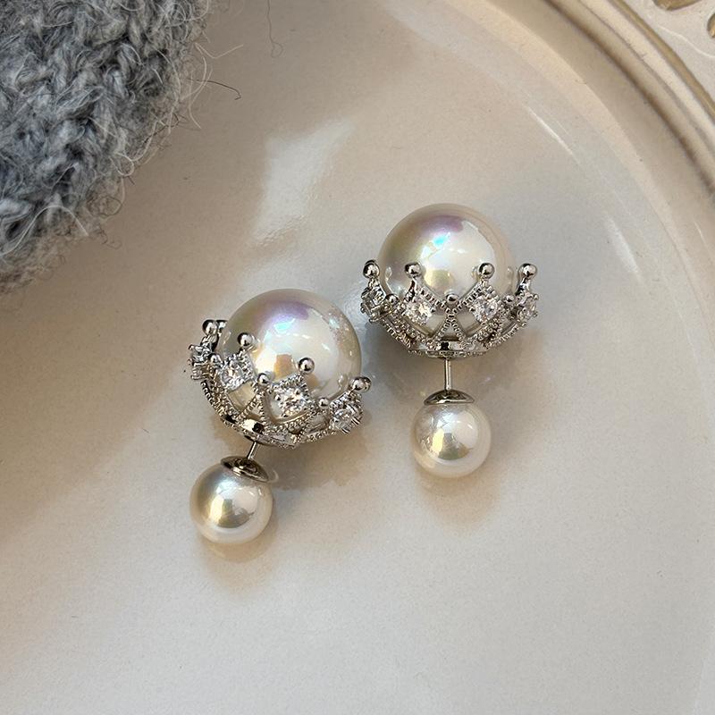 Sterling silver French crown big colorful pearl stud earrings light luxury niche design high sense a multi-wear earrings
Sterling silver French crown big colorful pearl stud earrings light luxury niche design high sense a multi-wear earrings