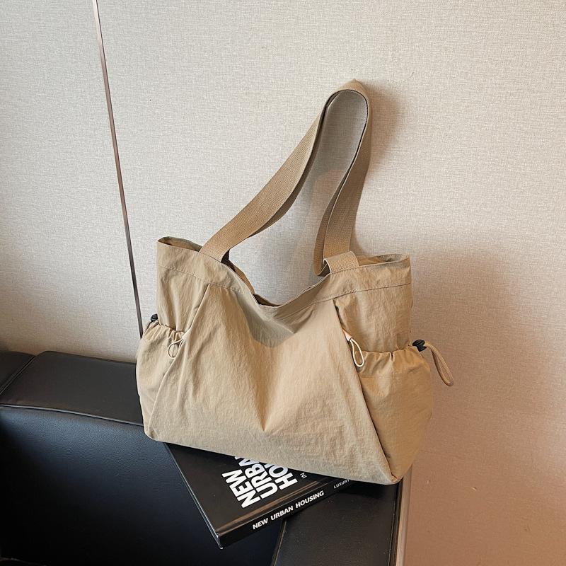 Large-capacity casual tote bag women s summer versatile students commute to class, popular shoulder bags today хаки
Large-capacity casual tote bag women s summer versatile students commute to class, popular shoulder bags today хаки