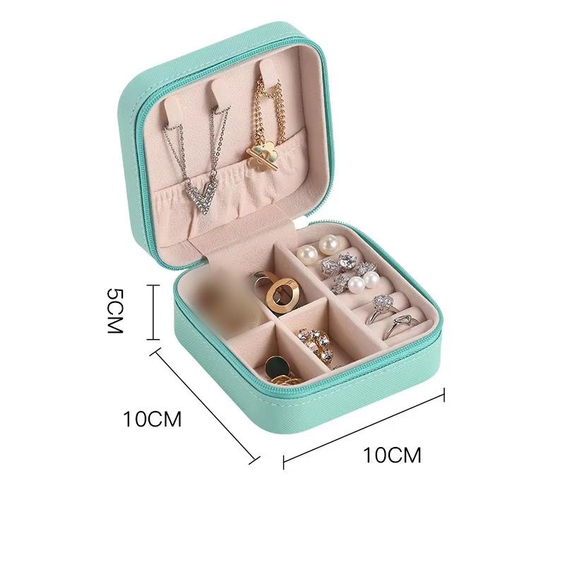 1PC Jewelry Organizer Display Travel Jewelry Case Boxes Portable Jewelry Box Leather Storage Joyeros Organizador De Joyas 1PC небо синє кольору
1PC Jewelry Organizer Display Travel Jewelry Case Boxes Portable Jewelry Box Leather Storage Joyeros Organizador De Joyas 1PC небо синє кольору