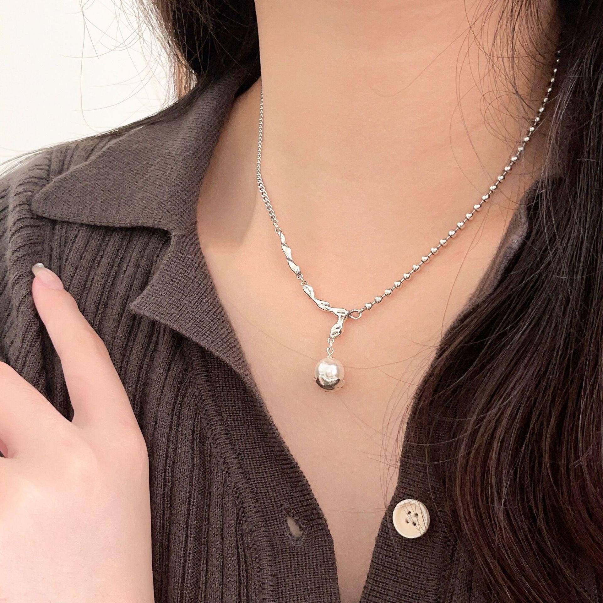 Yinruitai S925 Sterling Silver Baroque Pearl Irregular Necklace - French Niche Design Choker for Women 925 Silver белый
Yinruitai S925 Sterling Silver Baroque Pearl Irregular Necklace - French Niche Design Choker for Women 925 Silver белый