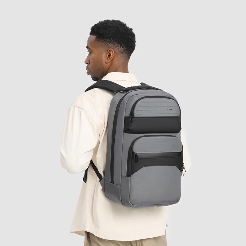 Li Shen Men s Laptop Backpack
Li Shen Men s Laptop Backpack