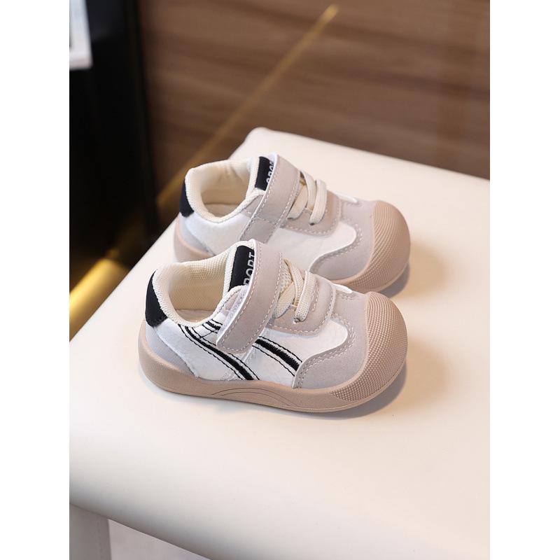 Spring & Autumn Kids Casual Sport Shoes: Anti-kick Toddler and Little Kids Sneakers for Boys & Girls. Size 23 - 14.5 cm чорний/білий
Spring & Autumn Kids Casual Sport Shoes: Anti-kick Toddler and Little Kids Sneakers for Boys & Girls. Size 23 - 14.5 cm чорний/білий