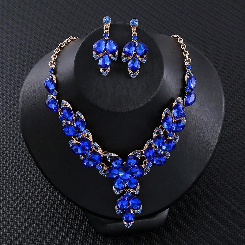 2026 Rhinestone Diamond Geometric Necklace Earrings Set Light Luxury Clavicle Chain Premium Temperament Jewelry 45CM синий
2026 Rhinestone Diamond Geometric Necklace Earrings Set Light Luxury Clavicle Chain Premium Temperament Jewelry 45CM синий