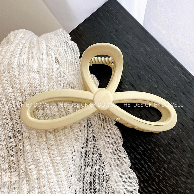 Oversized Trendy Hair Clutch Clip In Beautiful Light Beige Green And Cherry Pink Colors OffWhite 12.5cm
Oversized Trendy Hair Clutch Clip In Beautiful Light Beige Green And Cherry Pink Colors OffWhite 12.5cm