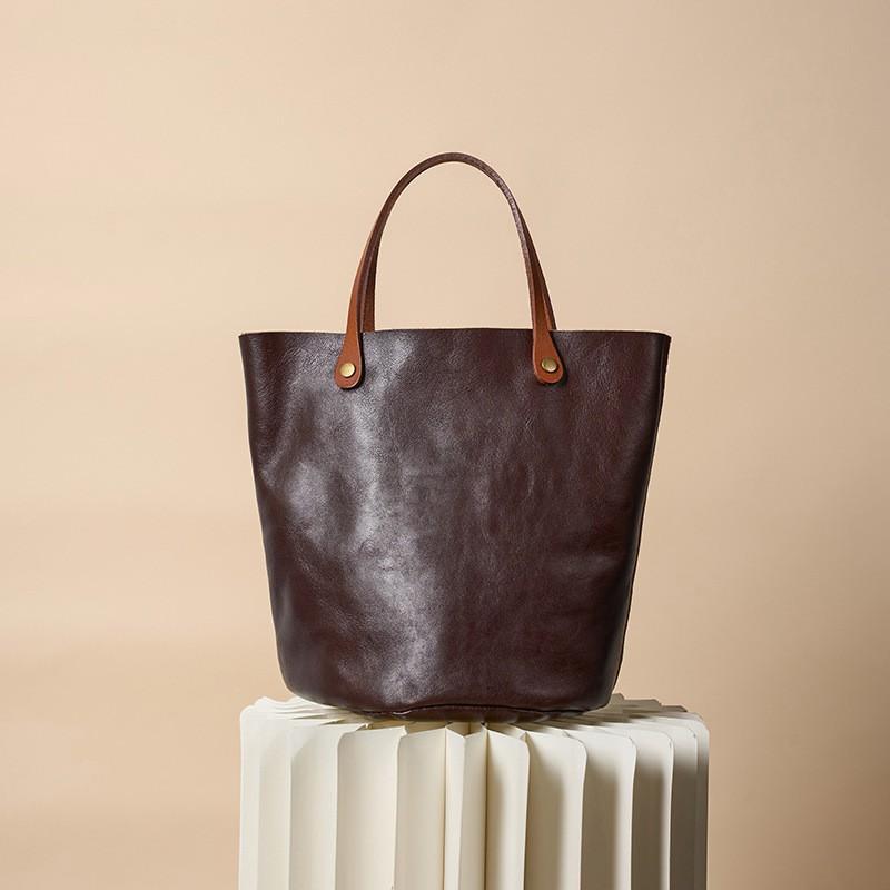 Fashionable Retro Genuine Leather Women s Bag Handmade Top-layer Cowhide Tree Cream Vegetable Tanned Bucket Commuter Portable Cross-body 18x18x23cm
Fashionable Retro Genuine Leather Women s Bag Handmade Top-layer Cowhide Tree Cream Vegetable Tanned Bucket Commuter Portable Cross-body 18x18x23cm