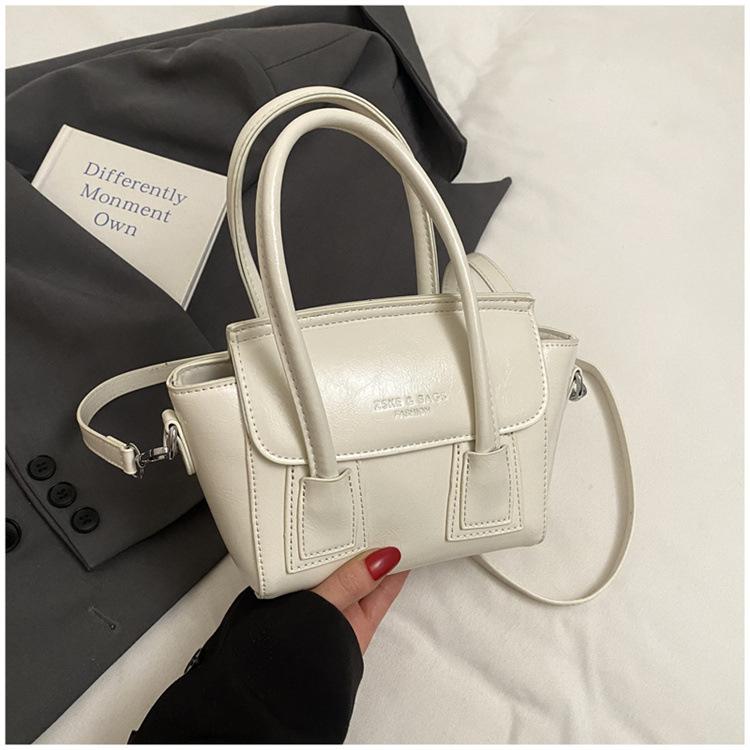 This year s popular small bag women s 2025 summer new portable oblique span small bag fashionable personality versatile shoulder women s bag
This year s popular small bag women s 2025 summer new portable oblique span small bag fashionable personality versatile shoulder women s bag