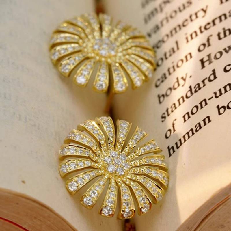 Huitan Delicate Flower Design Women Gold Color Stud Earrings for Party Engagement Charming Accessories Zircon with Bright CZ
Huitan Delicate Flower Design Women Gold Color Stud Earrings for Party Engagement Charming Accessories Zircon with Bright CZ