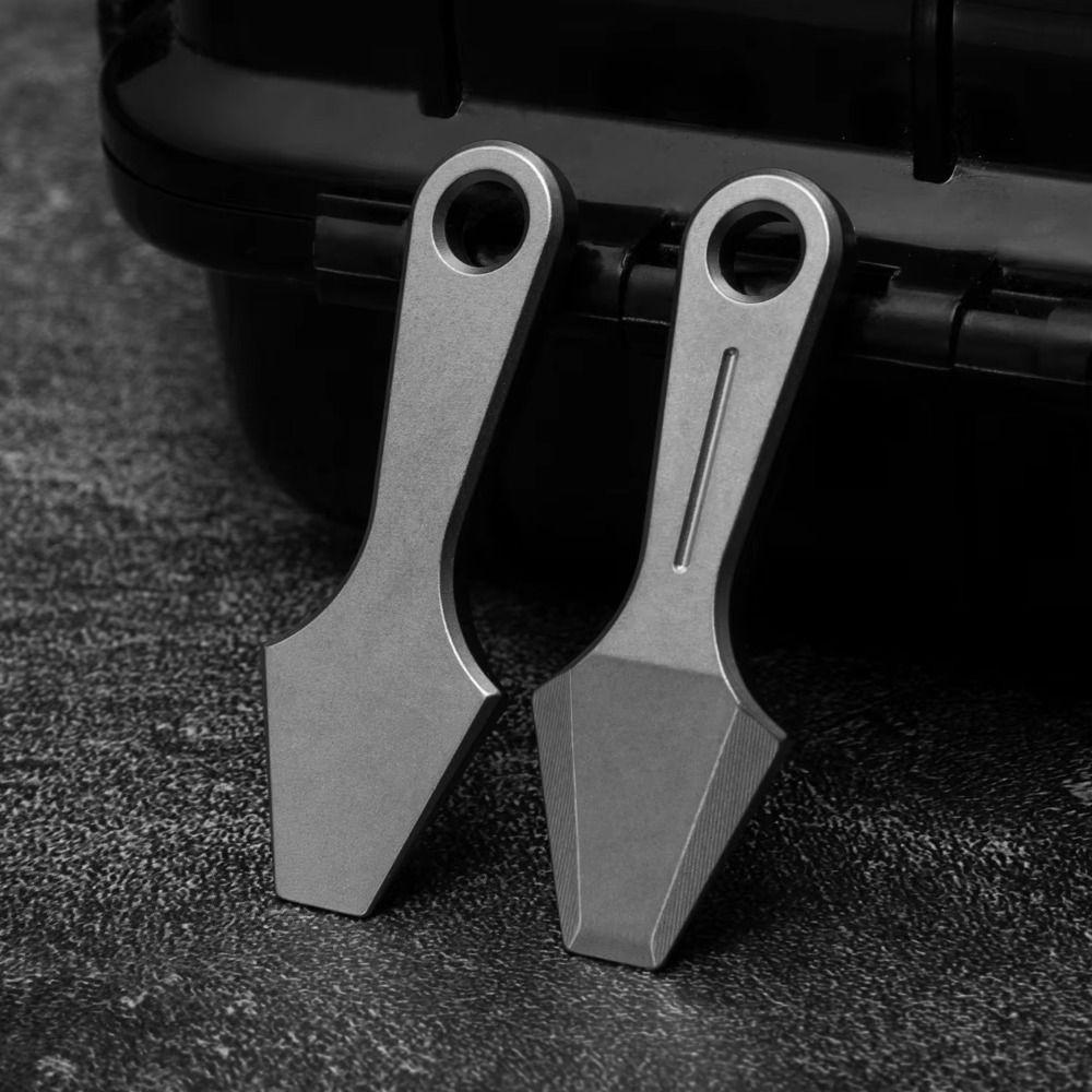 Titanium Zinc Zinc Alloy Bottle Opener Durable Small Tools Mini Keychain Pendant Outdoor Multitool сірий
Titanium Zinc Zinc Alloy Bottle Opener Durable Small Tools Mini Keychain Pendant Outdoor Multitool сірий