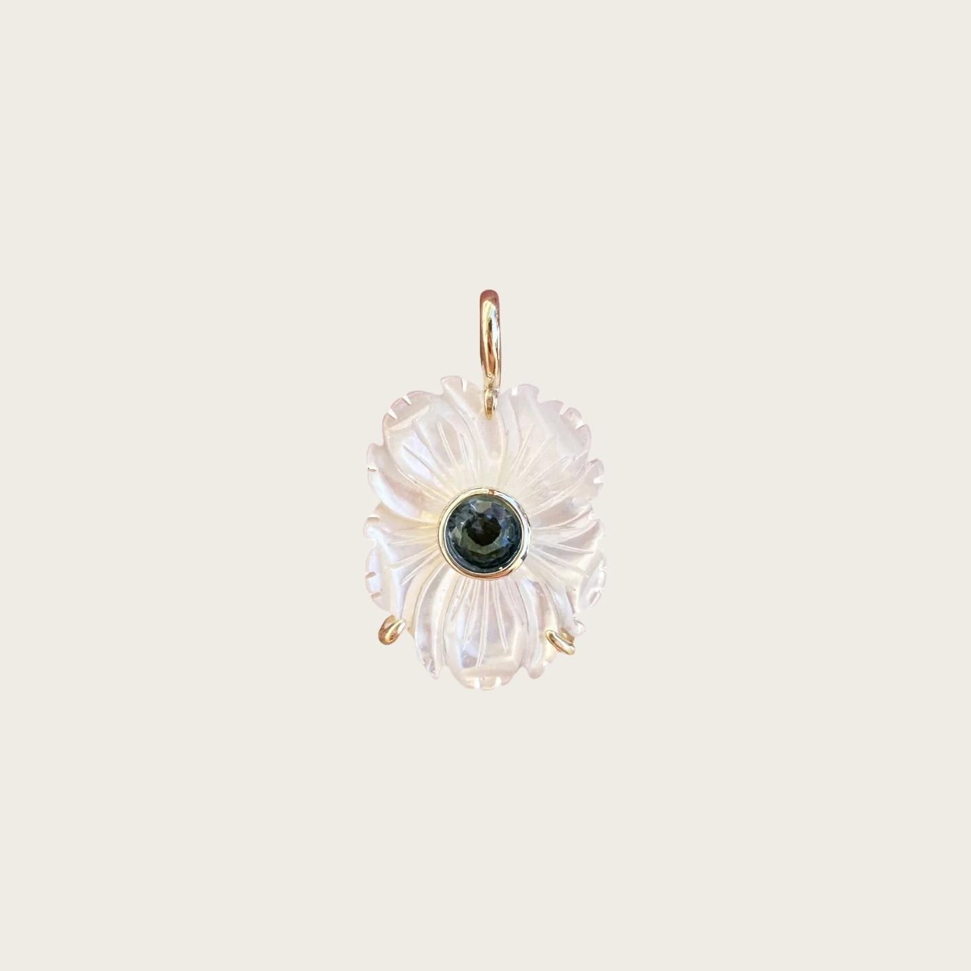 December Birthstone White Flower Pendant With Diamonds Simple Color Zircon Necklace
December Birthstone White Flower Pendant With Diamonds Simple Color Zircon Necklace
