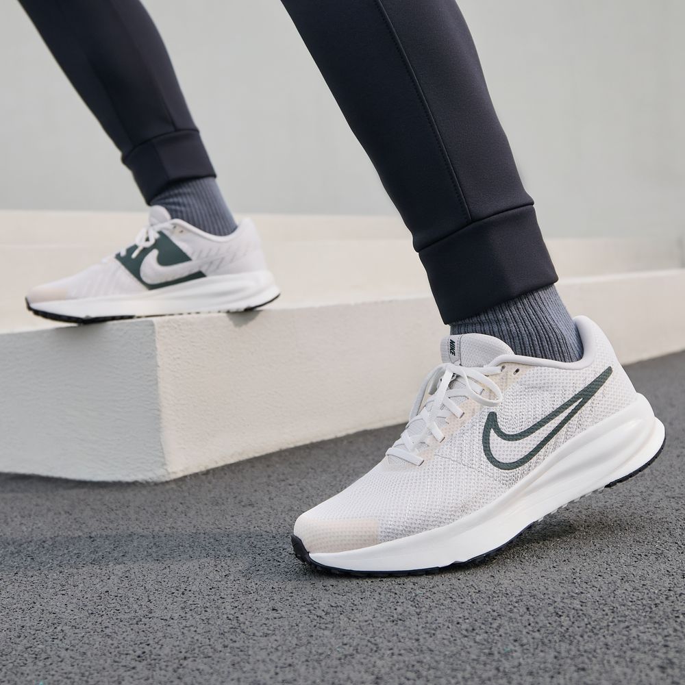 Nike Run Defy Phantom Sail College Grey 42
Nike Run Defy Phantom Sail College Grey 42