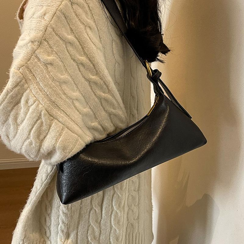 Large capacity underarm bag women s new high-end niche design autumn and winter retro shoulder messenger bag хакі
Large capacity underarm bag women s new high-end niche design autumn and winter retro shoulder messenger bag хакі