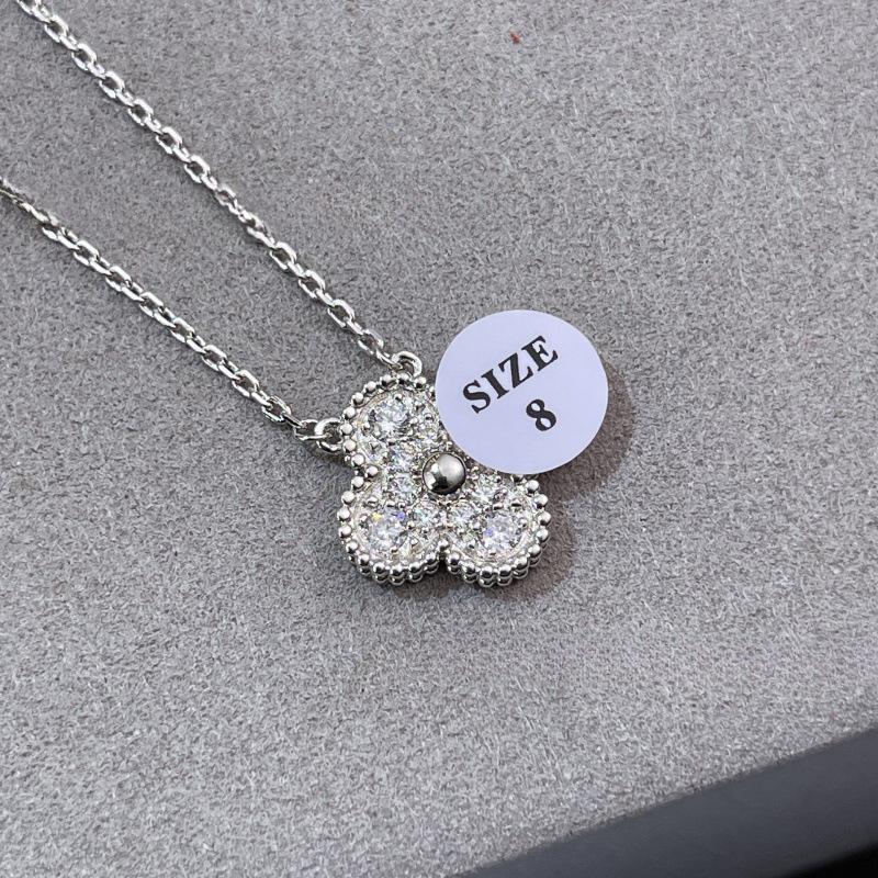 Four-leaf Clover Necklace High-end Luxury Clavicle Chain Women s Agate Necklace
Four-leaf Clover Necklace High-end Luxury Clavicle Chain Women s Agate Necklace