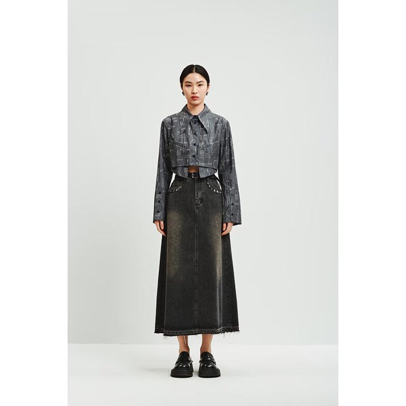 Women s Slim-Fit Denim Midi Skirt S
Women s Slim-Fit Denim Midi Skirt S