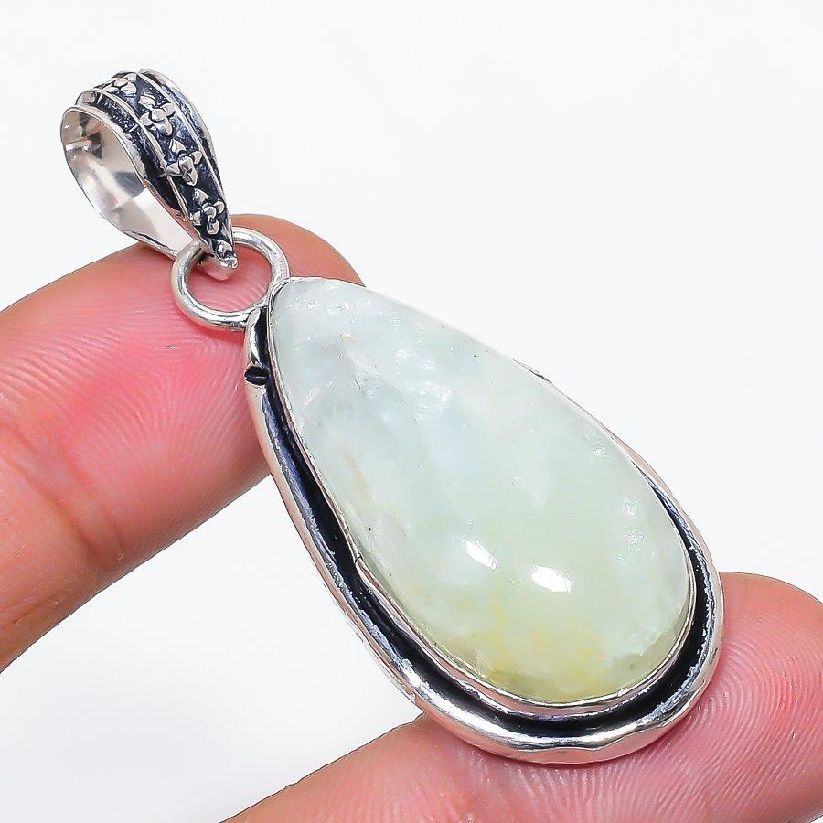 Natural Rainbow Moonstone Gemstone 925 Sterling Silver Pendant 2.17 AP-14103
Natural Rainbow Moonstone Gemstone 925 Sterling Silver Pendant 2.17 AP-14103