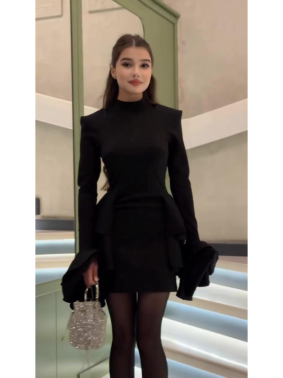 2025 Winter Retro Court-Style Long Sleeve Waist-Cinching Short Dress S
2025 Winter Retro Court-Style Long Sleeve Waist-Cinching Short Dress S