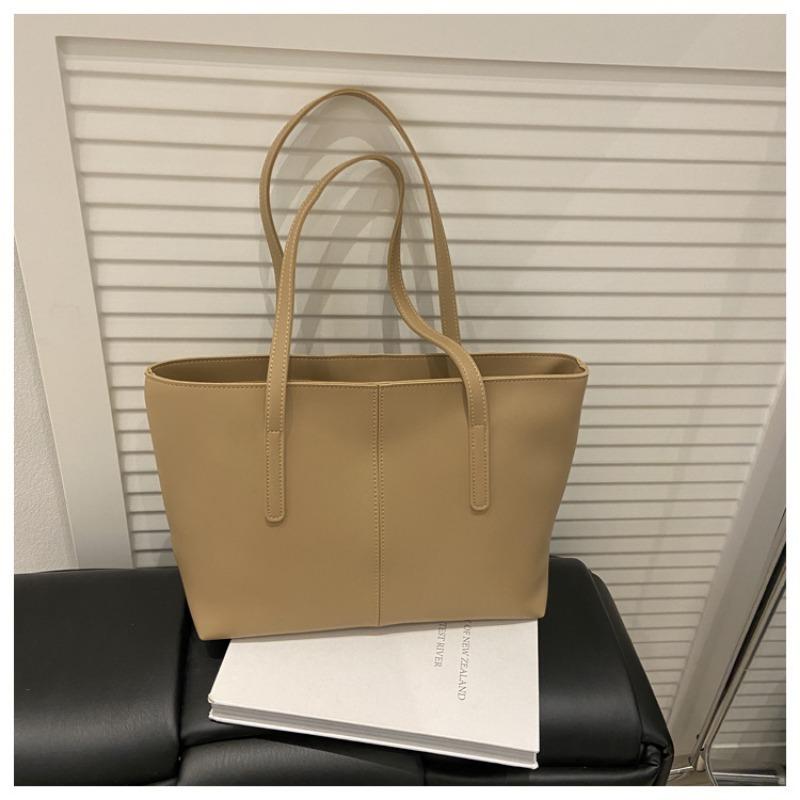 Personalized large-capacity bag, new fashionable large-capacity handbag, retro shoulder tote bag. хакі
Personalized large-capacity bag, new fashionable large-capacity handbag, retro shoulder tote bag. хакі