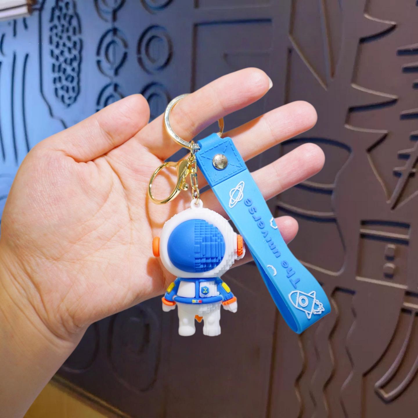 Astronaut Cartoon Keychain: Mini Space Suit Pendant Gift
Astronaut Cartoon Keychain: Mini Space Suit Pendant Gift