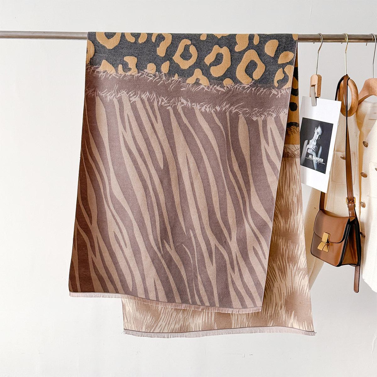 Женские осенне-зимние корейские шарфы из искусственного кашемира, двухсторонние, толстые, теплые, с леопардовым принтом, длинный шарф-шаль, пашмина, бандана 66X188cm
Женские осенне-зимние корейские шарфы из искусственного кашемира, двухсторонние, толстые, теплые, с леопардовым принтом, длинный шарф-шаль, пашмина, бандана 66X188cm