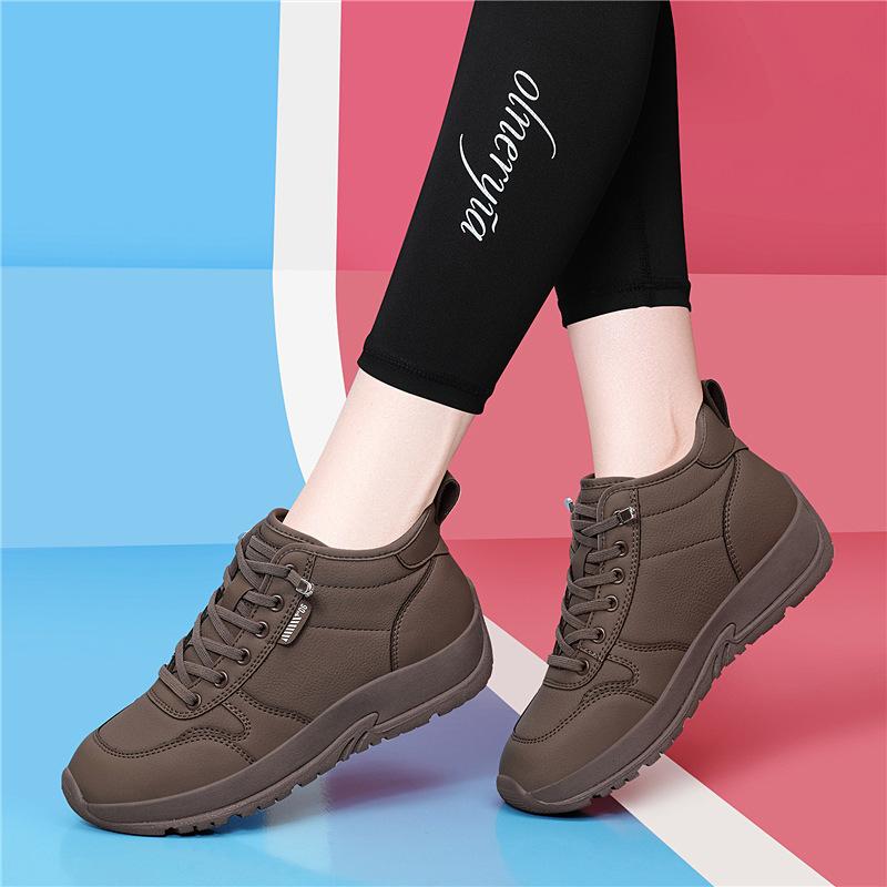 New casual sports shoes autumn and winter velvet women s shoes soft sole light women s high-top cotton shoes children s models 42
New casual sports shoes autumn and winter velvet women s shoes soft sole light women s high-top cotton shoes children s models 42
