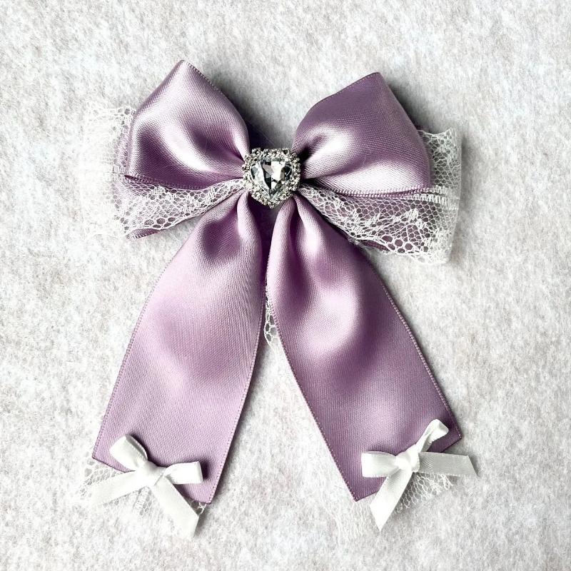 Модное женское платье-рубашка ручной работы в корейском стиле с кружевом, бантом, воротником-бантом, брошью-цветком и стразами в форме сердца. Ювелирный подарок
Модное женское платье-рубашка ручной работы в корейском стиле с кружевом, бантом, воротником-бантом, брошью-цветком и стразами в форме сердца. Ювелирный подарок