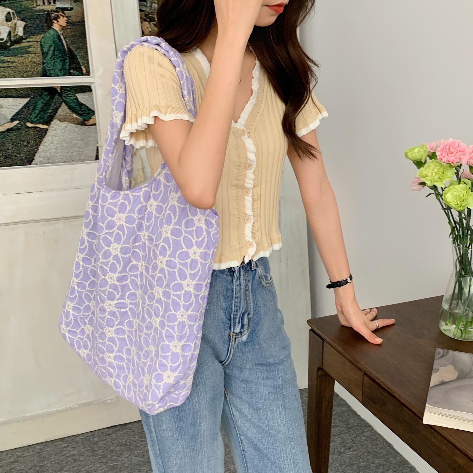 Three-dimensional embroidered flower canvas bag trendy shoulder armpit bag college student shopping cloth bag
Three-dimensional embroidered flower canvas bag trendy shoulder armpit bag college student shopping cloth bag