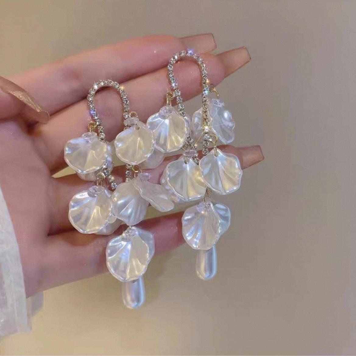 Серьги-кисточки с ретро-цветком и жемчугом 2025 - Элегантные женские роскошные висюльки
Серьги-кисточки с ретро-цветком и жемчугом 2025 - Элегантные женские роскошные висюльки