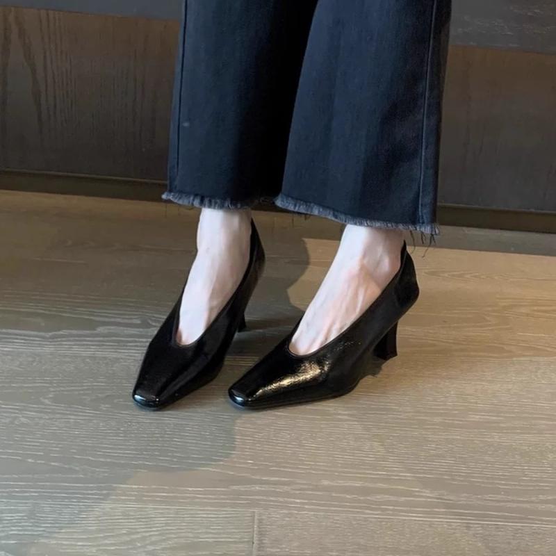 Fashion 2025 New Women Pointed Toes Loafer Fashion Shallow Mouth Ladies Elegant Casual Soft Sole Flats Shoes Women s Sweet Style Shoes 35 чёрный
Fashion 2025 New Women Pointed Toes Loafer Fashion Shallow Mouth Ladies Elegant Casual Soft Sole Flats Shoes Women s Sweet Style Shoes 35 чёрный