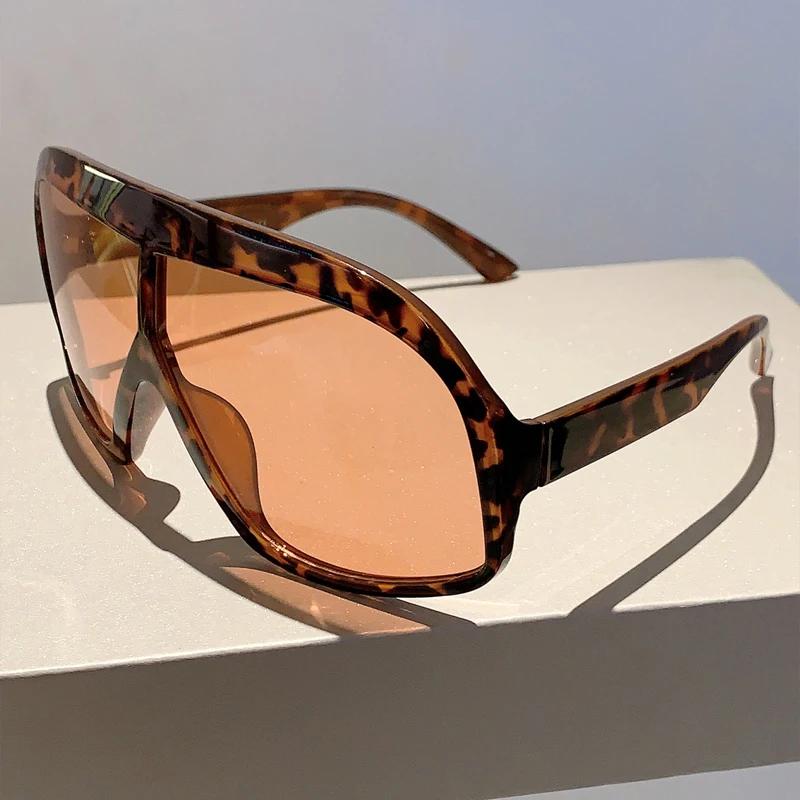 GM LUMIAS Oversize Monoblock Goggle Fashion Candy Color Outdoor Sunglasses Women Trendy Luxury Design Outdoor Anti-UV Shades without case
GM LUMIAS Oversize Monoblock Goggle Fashion Candy Color Outdoor Sunglasses Women Trendy Luxury Design Outdoor Anti-UV Shades without case