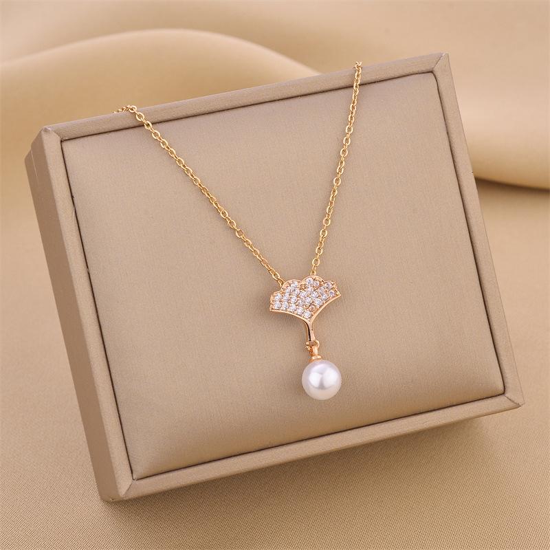 Новые модные персонализированные ожерелья. Модные подвески в стиле ретро. Модные ретро-колье.