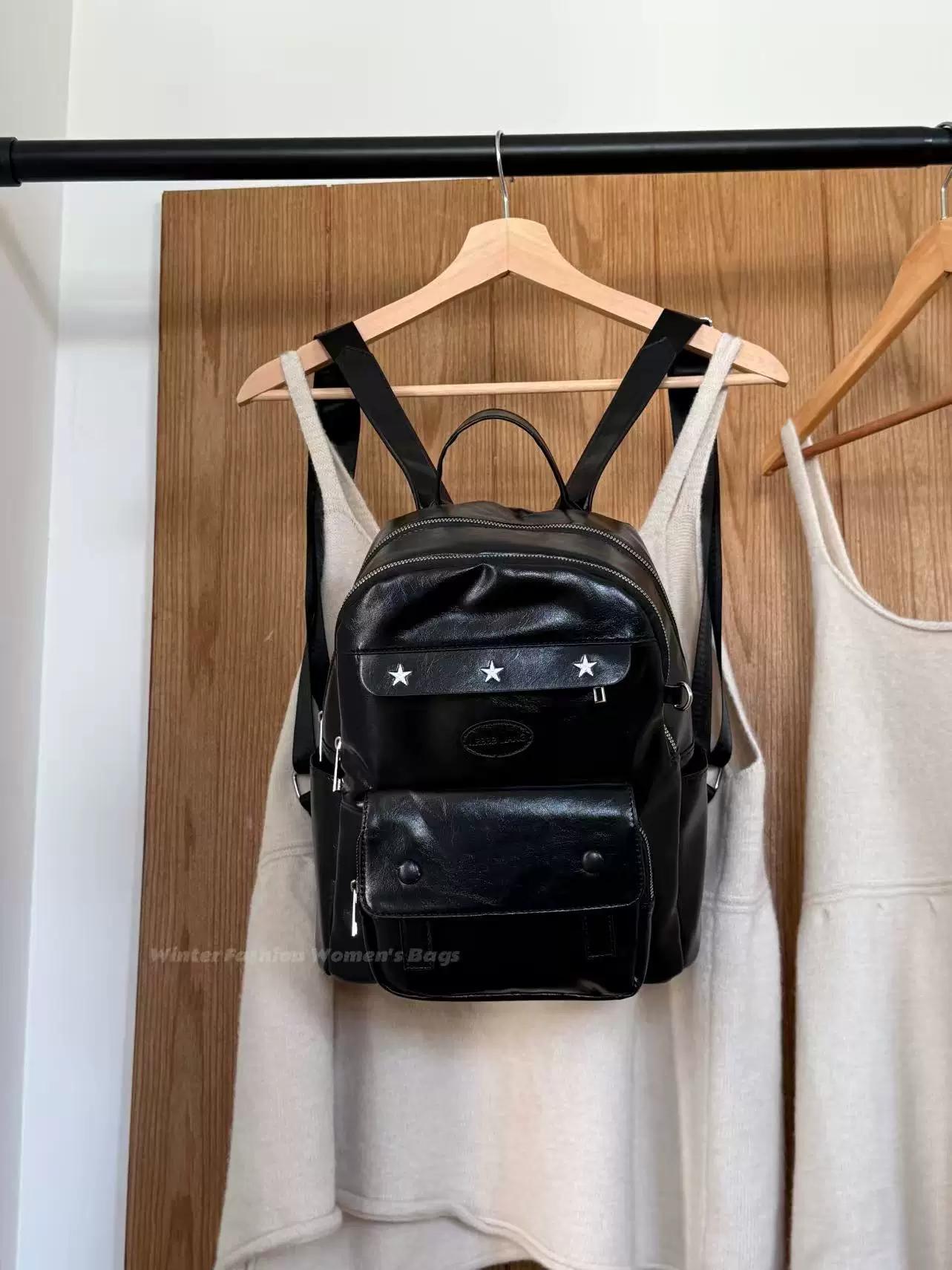 Sweet and Cool Solid Color PU Leather Women s Shoulder Bag Star Decoration Casual Ladies Backpack Large Capacity Female Knapsack
Sweet and Cool Solid Color PU Leather Women s Shoulder Bag Star Decoration Casual Ladies Backpack Large Capacity Female Knapsack