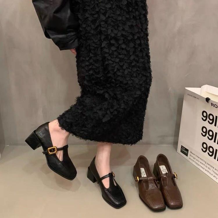 Retro T-shaped Mary Jane shoes women s 2025 autumn and winter new temperament women s shoes thick heel thick heel shoes 39 коричневий
Retro T-shaped Mary Jane shoes women s 2025 autumn and winter new temperament women s shoes thick heel thick heel shoes 39 коричневий