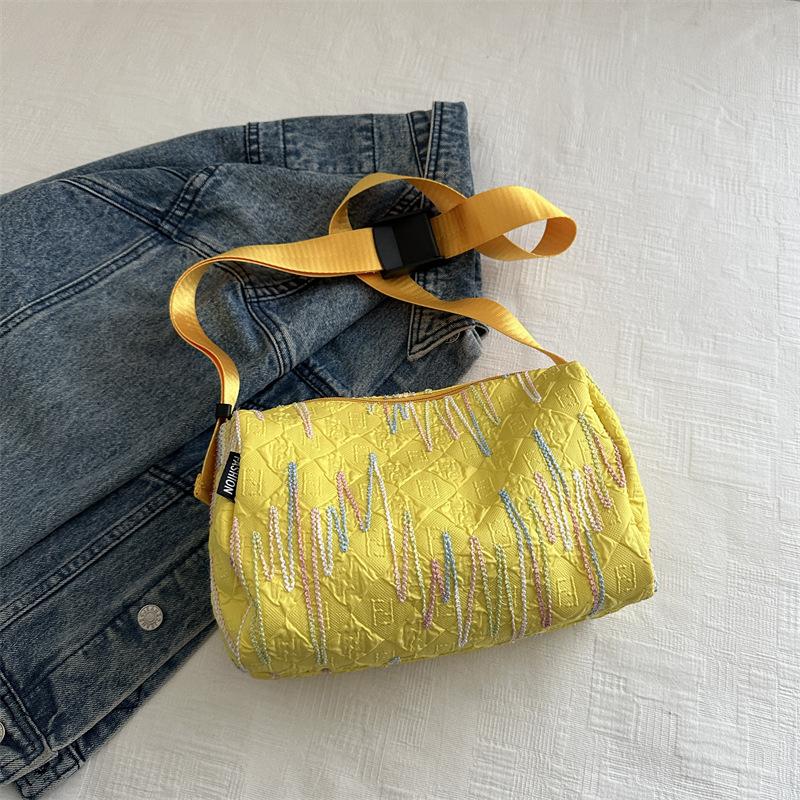 Student class canvas bag women 2025 new summer versatile messenger bag casual soft shoulder pillow bag
Student class canvas bag women 2025 new summer versatile messenger bag casual soft shoulder pillow bag