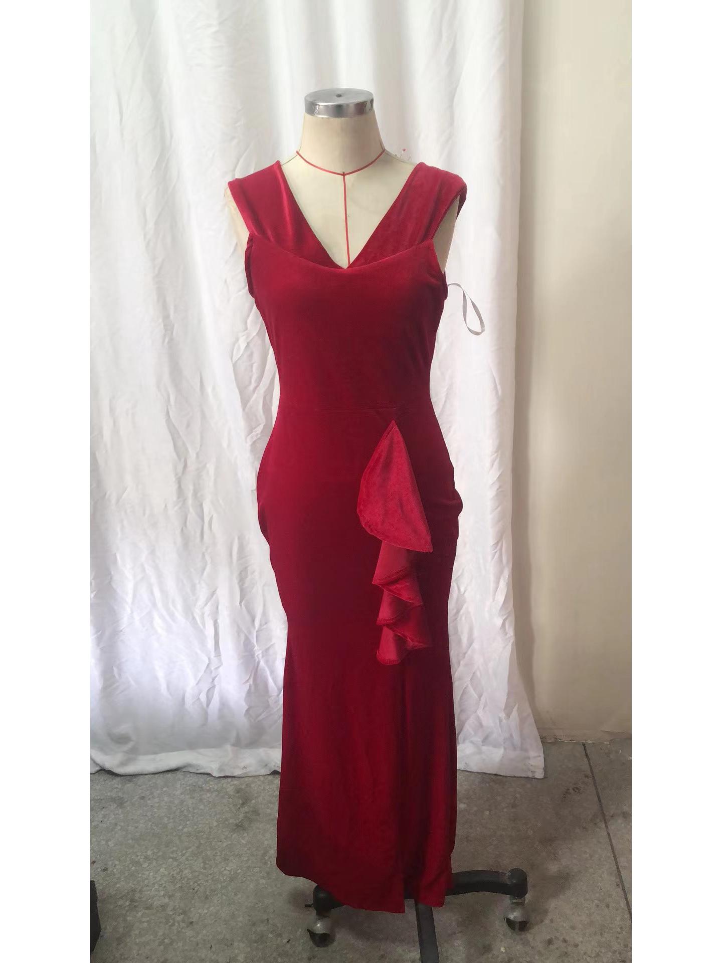 Трендовое бархатное платье на одно плечо с V-образным вырезом и разрезом для женщин 2022 года Small красный
Трендовое бархатное платье на одно плечо с V-образным вырезом и разрезом для женщин 2022 года Small красный